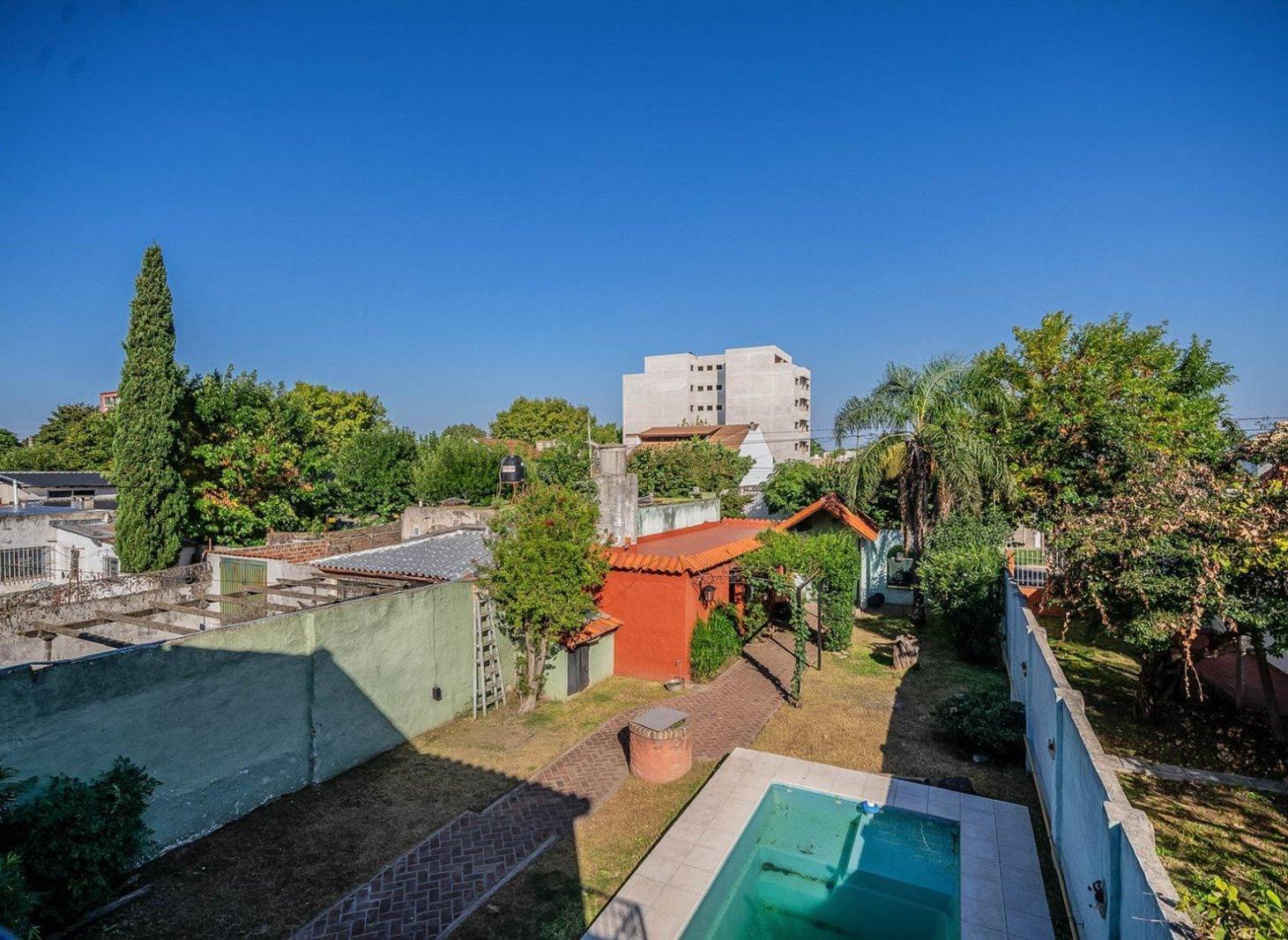 Foto de CASA 5 AMB. PILETA. PARRILLA. DOBLE PARQUE.APTO CREDITO, imagen 5