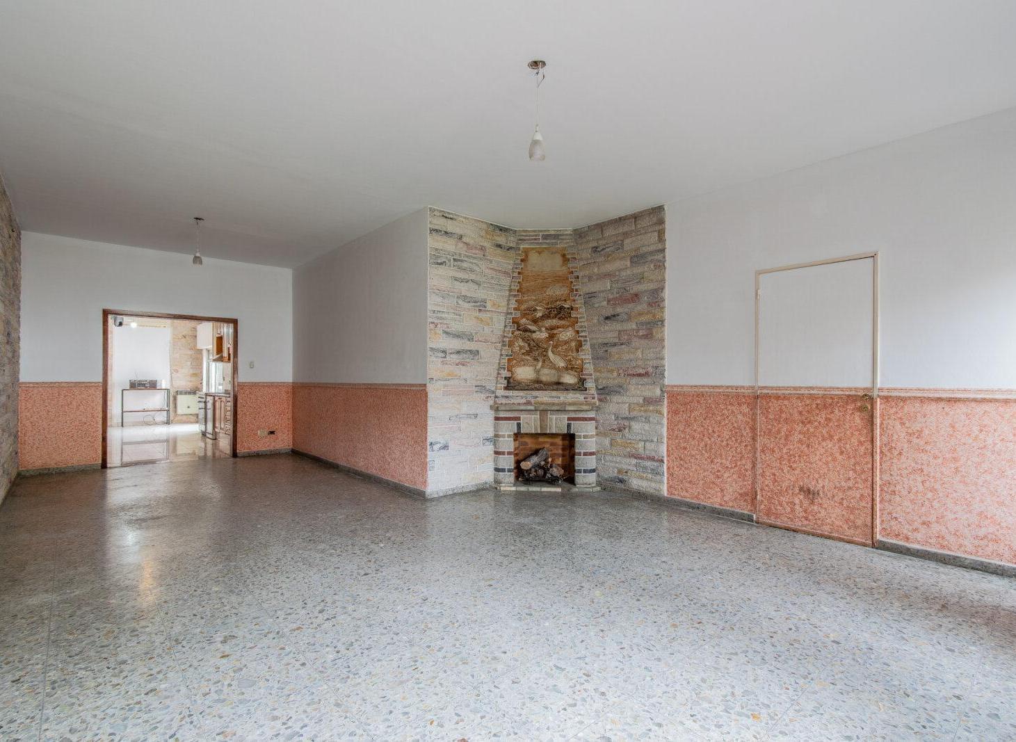 Foto de VENTA. CASA. 4 AMBIENTES. PILETA. QUINCHO. TALLER. QUILMES., imagen 2
