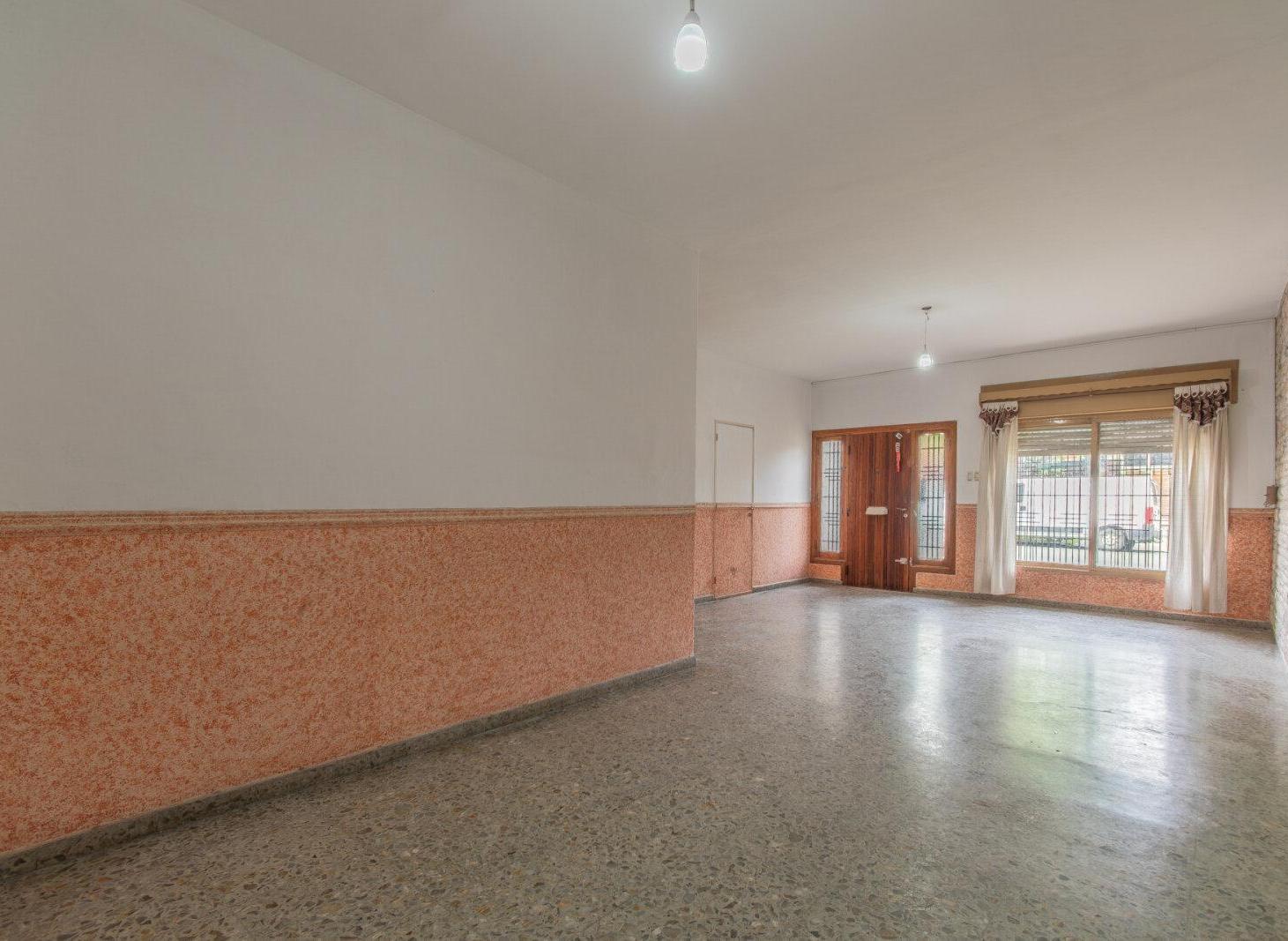 Foto de VENTA. CASA. 4 AMBIENTES. PILETA. QUINCHO. TALLER. QUILMES., imagen 5