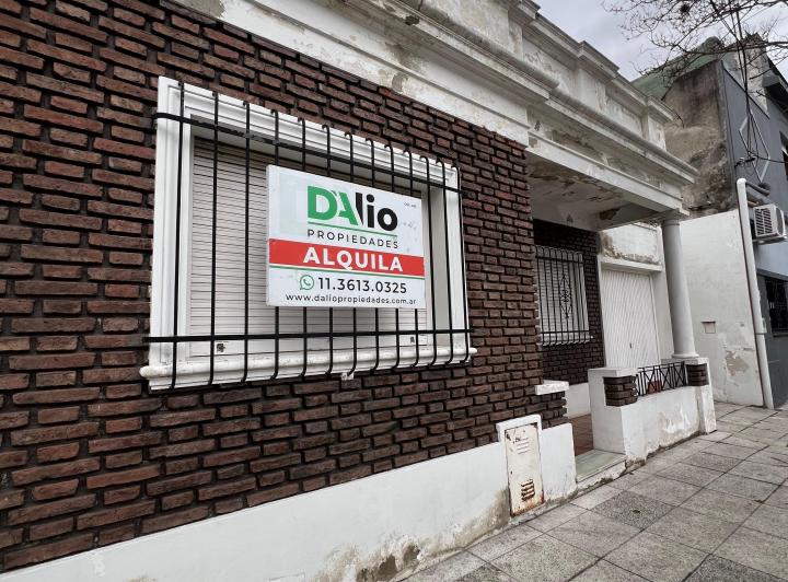 CASA 3 AMBIENTES EN ALQUILER  2
