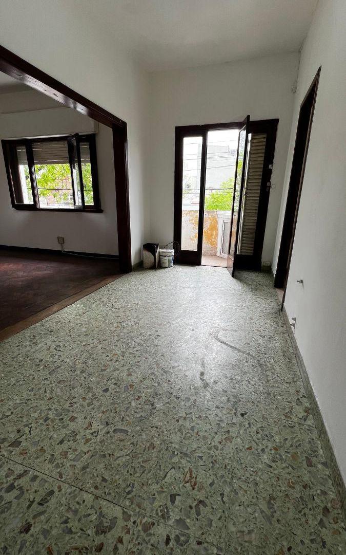 Foto de DEPARTAMENTO 2 AMB AL FRENTE CON BALCON SIN EXPENSAS, imagen 4