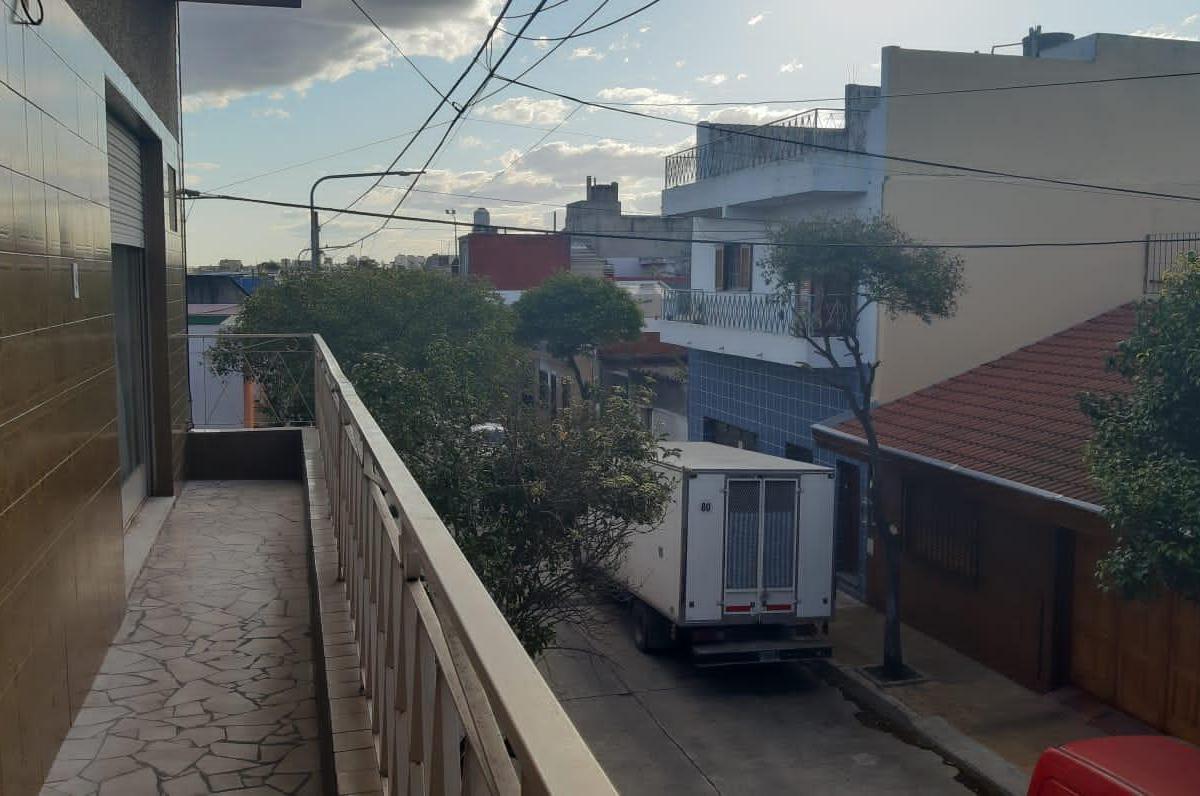 139 m - 3 Dorm. - Balcón y Patio - Más Terraza de 90 m 2