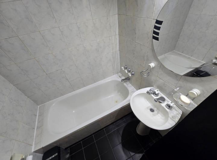 44m - Monoambiente con balcón y patio - Cocina - Excelente estado 4