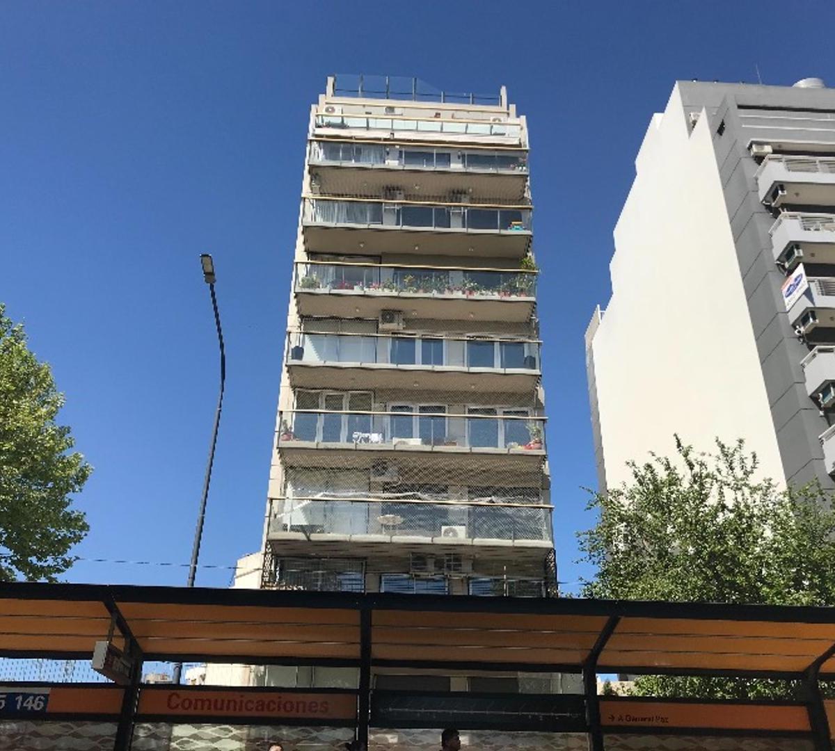 3 Amb. 3 Años. Cochera. con Renta. 2 Baños Lavad. Sum Pileta 2