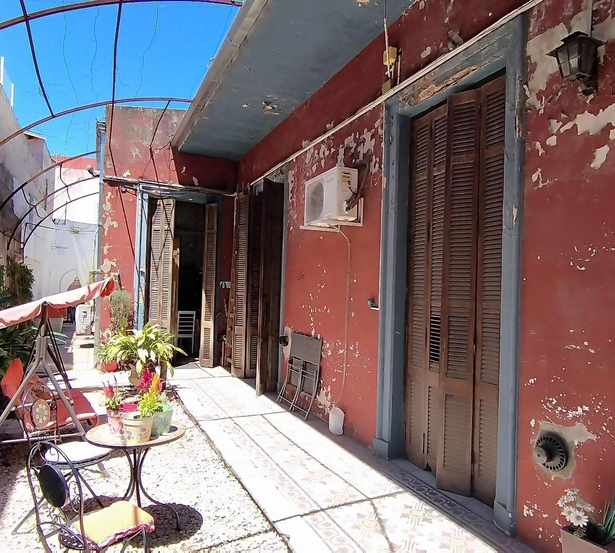 Casa con Patio y Cochera 3