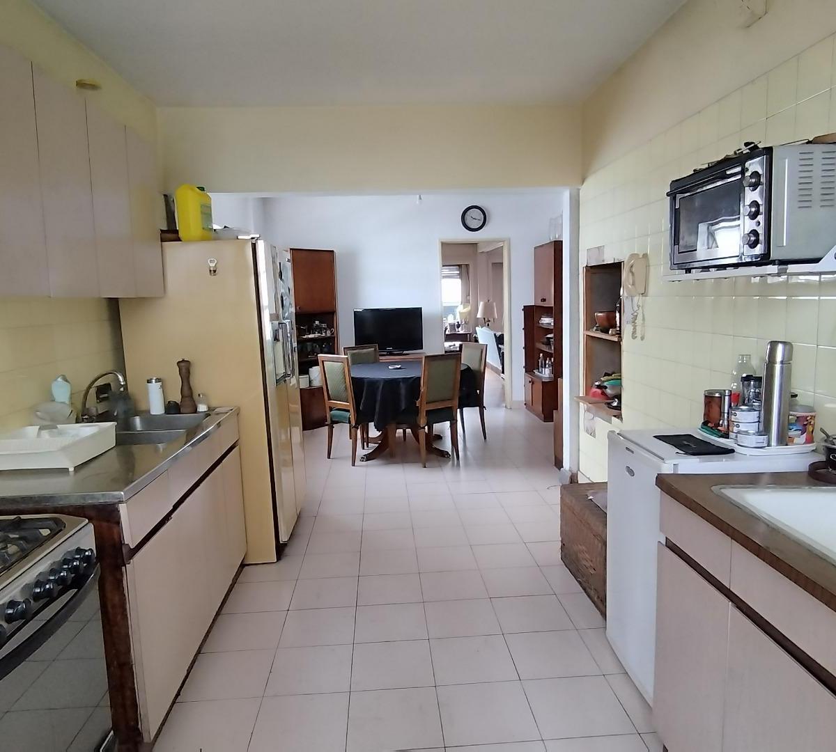 4 Dorm. + Depend. en Piso Alto Al Frente 2