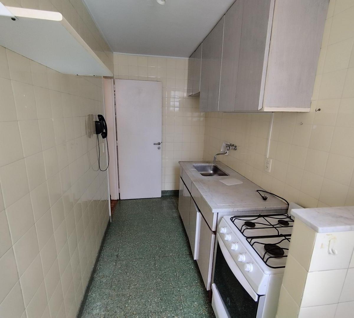 Foto de Amplio departamento en Sucre y Cabildo, imagen 2