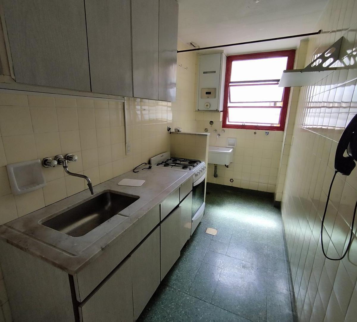 Foto de Amplio departamento en Sucre y Cabildo, imagen 5