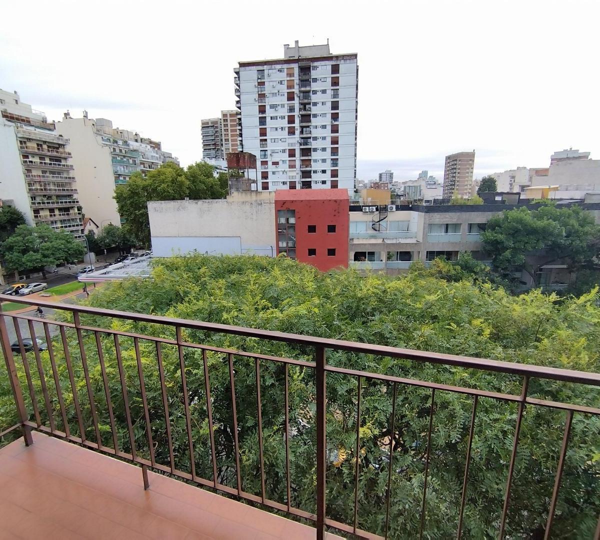 Excelente Piso Súper Luminoso - 3 Dorm + Depend. + Cochera 5