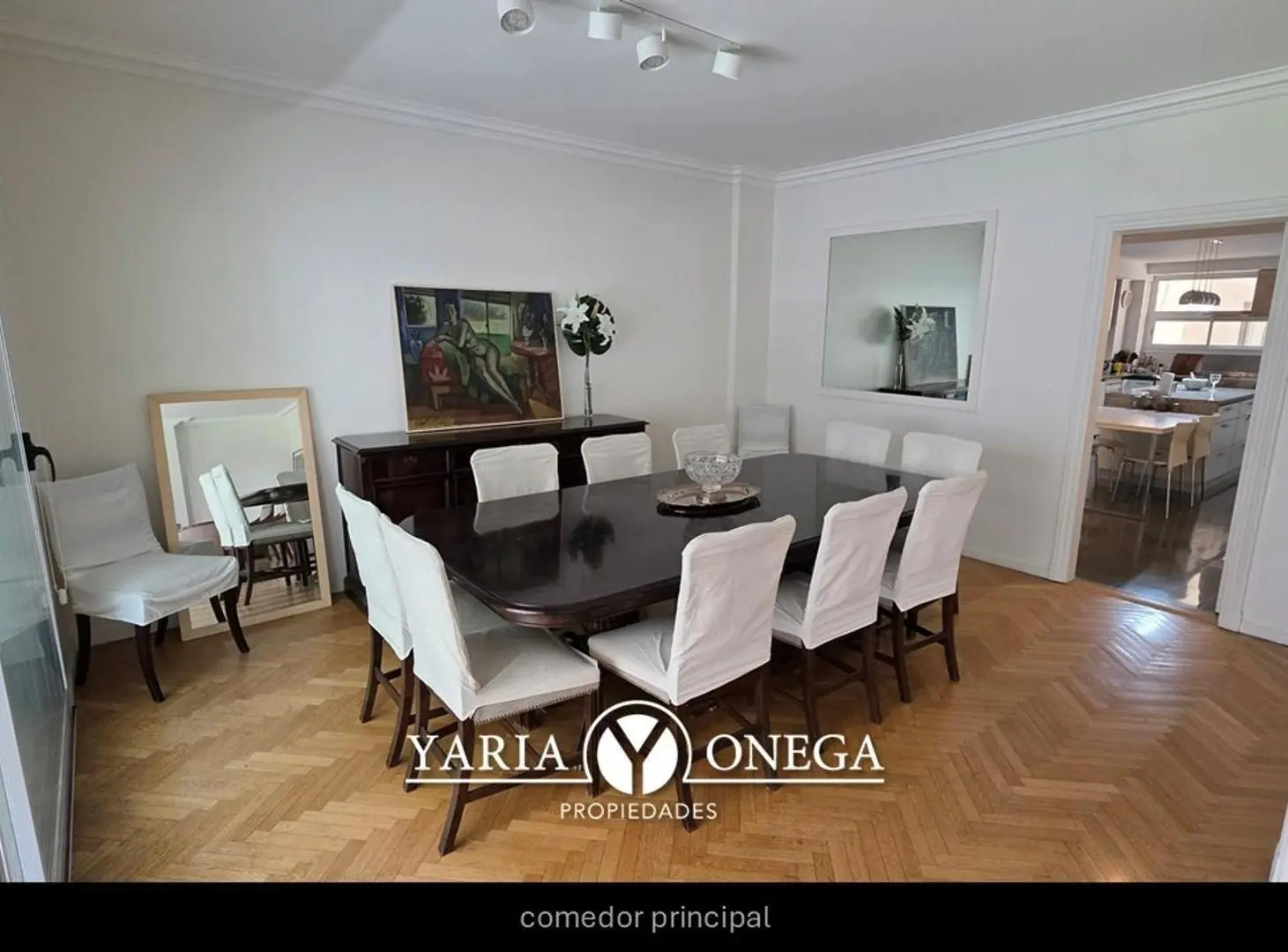 Impecable piso premium con balcón terraza y 2 cocheras 5