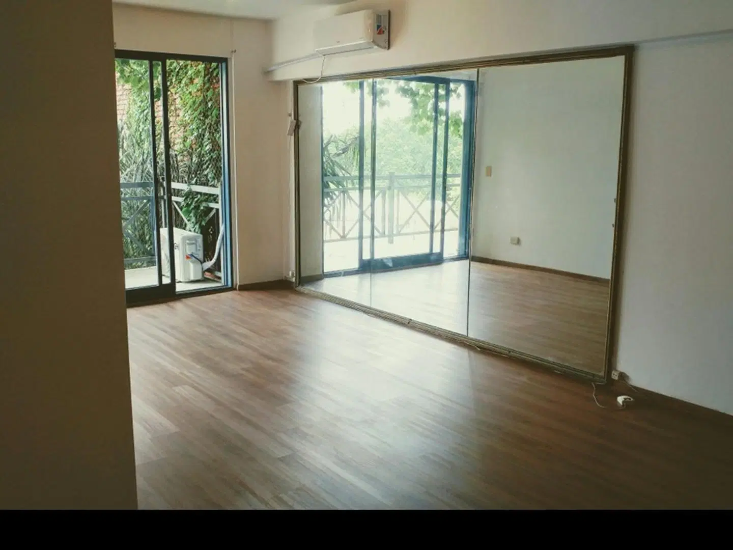 Impecable departamento con Balcón Corrido y cocina s-integra 2