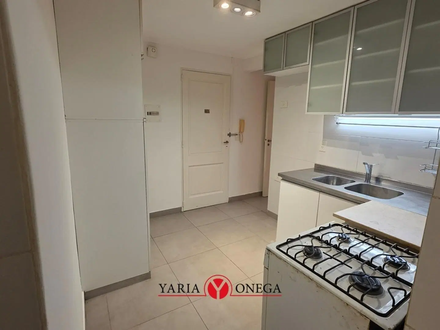 Impecable semipiso - Patio - Balcón - Cochera opcional 8