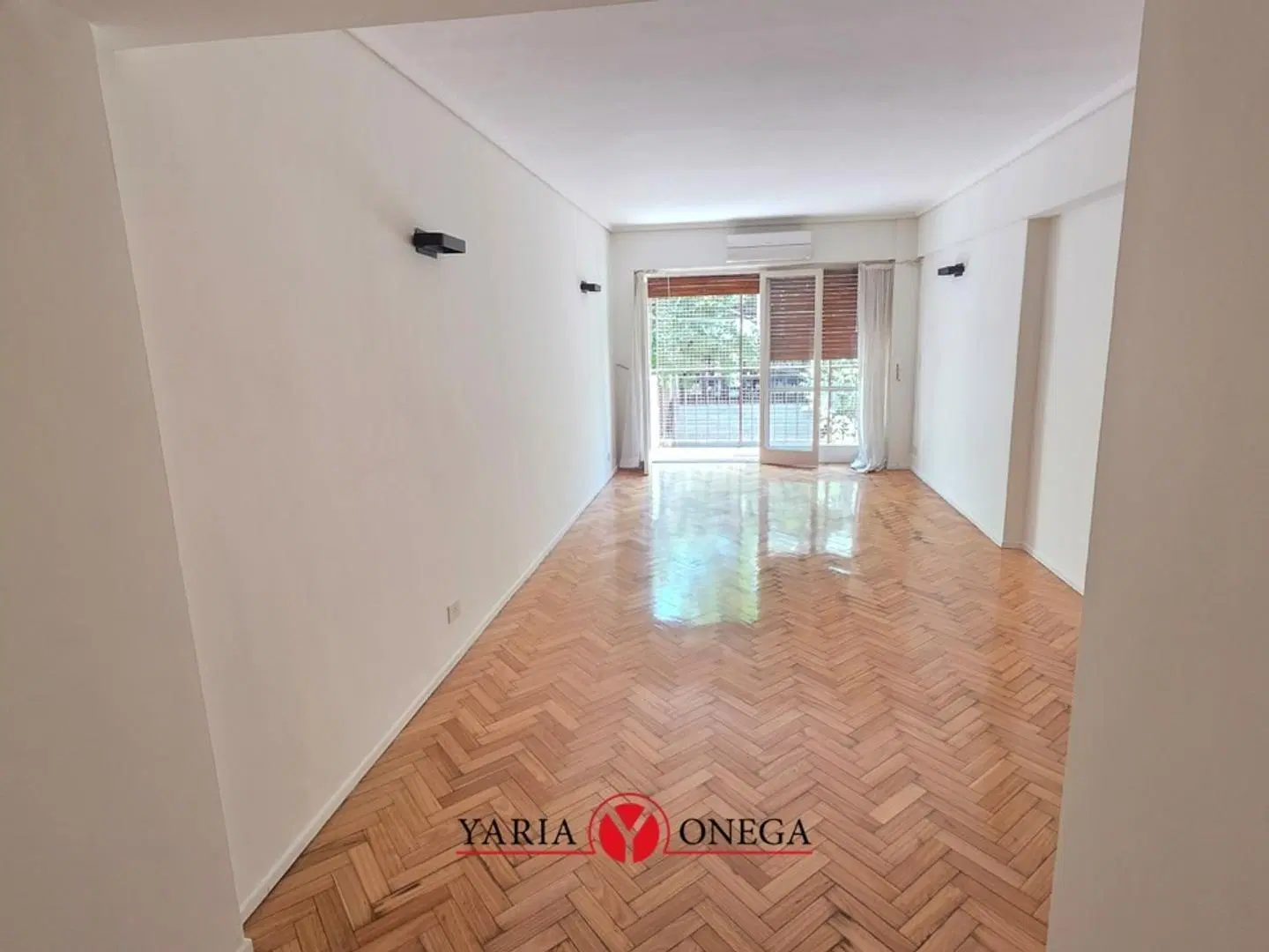Impecable semipiso - Patio - Balcón - Cochera opcional 1