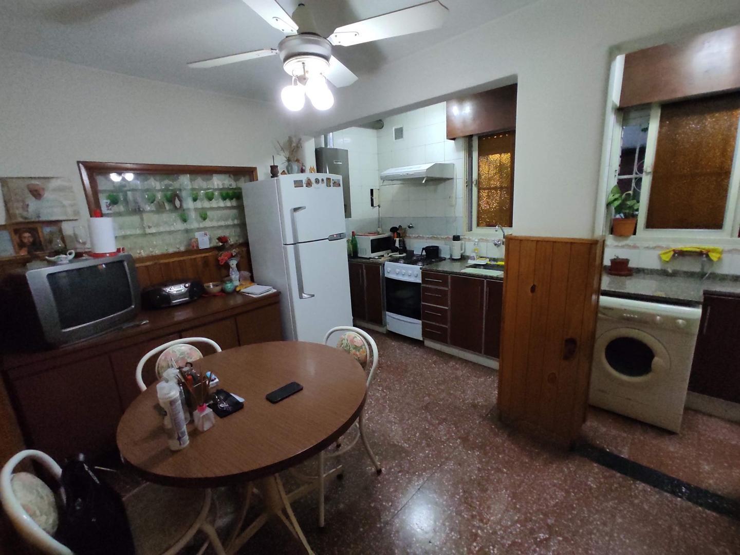 Foto de PH con entrada independiente - ideal 2 FAMILIAS - 4 dorm., imagen 1