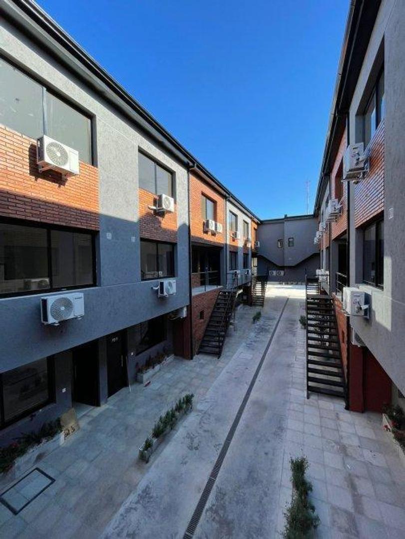 Magnifico dúplex con cochera descubierta (1°13)