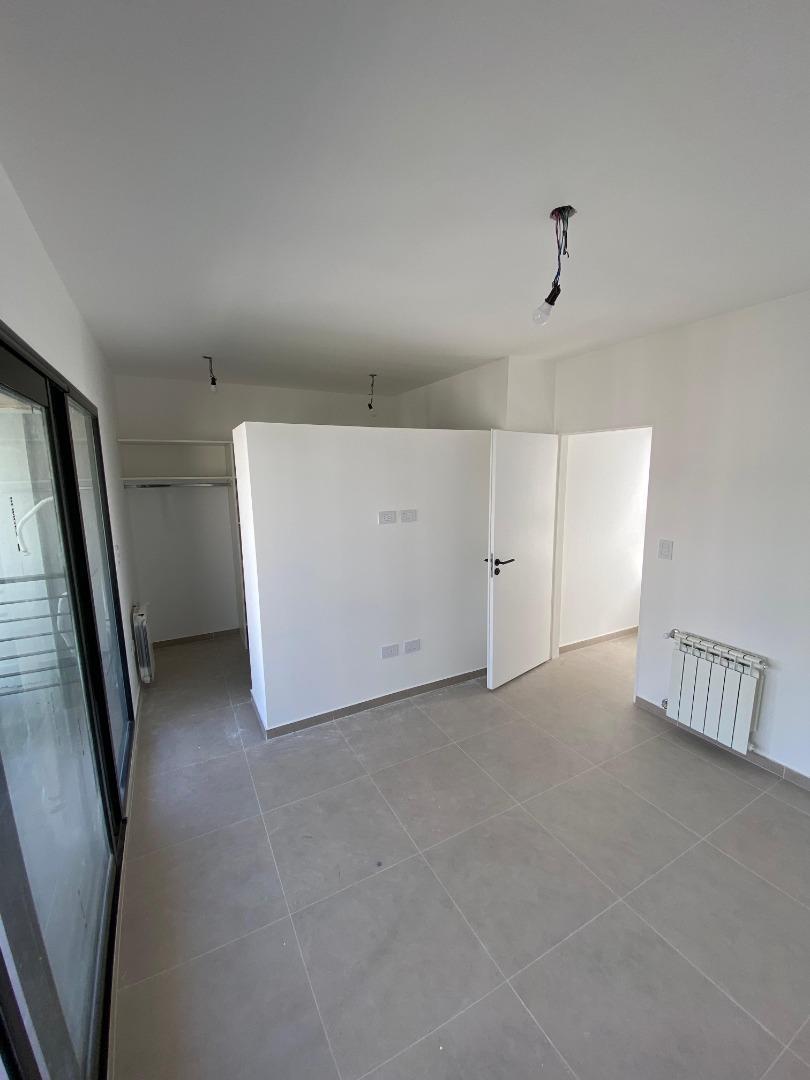 Foto de PRECIOSO DEPARTAMENTO 3 AMBIENTES CON COCHERA EN VENTA, imagen 3