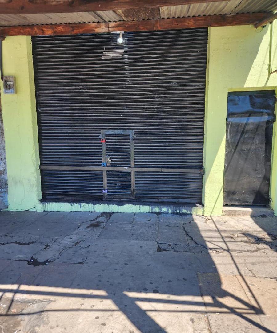 Local estratégico en zona comercial