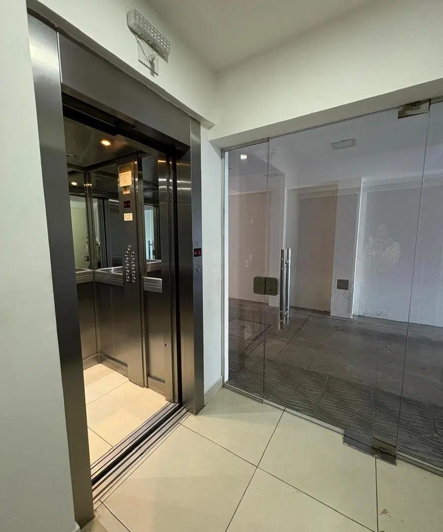 Departamento monoambiente con terraza privada y baulera, en Banfield Este 3