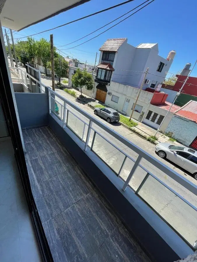 MONOAMBIENTE CON BALCON EN VENTA! 1°A 2