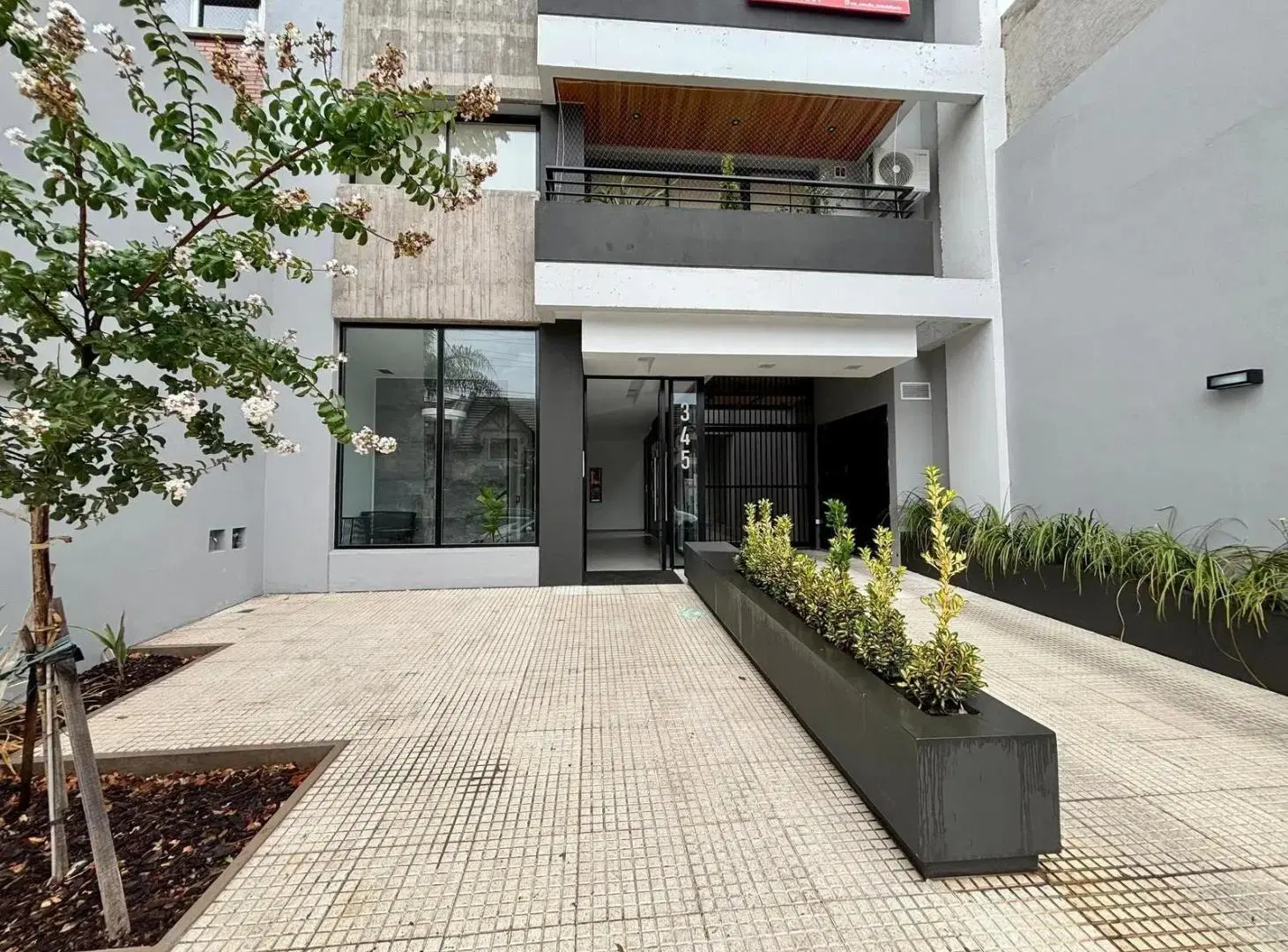 Departamento de tres ambientes piso entero 5