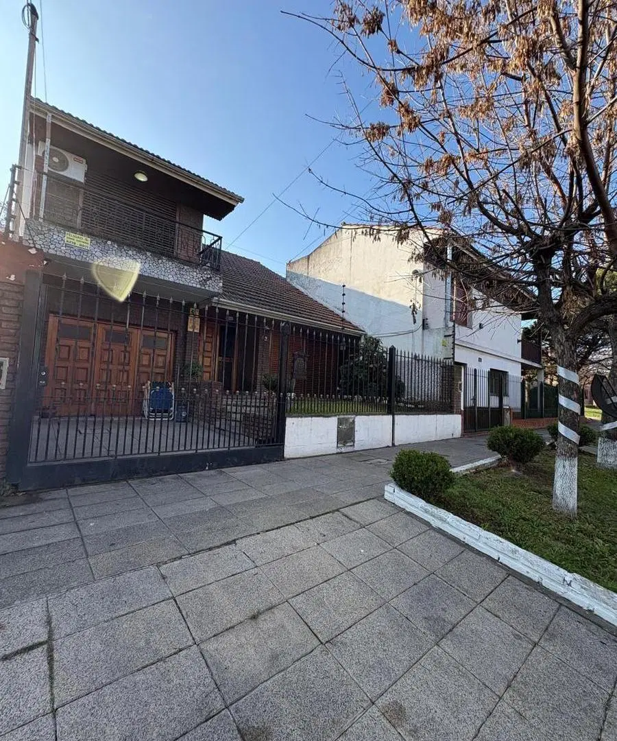 CHALET 4 AMBIENTES BANFIELD ESTE 5