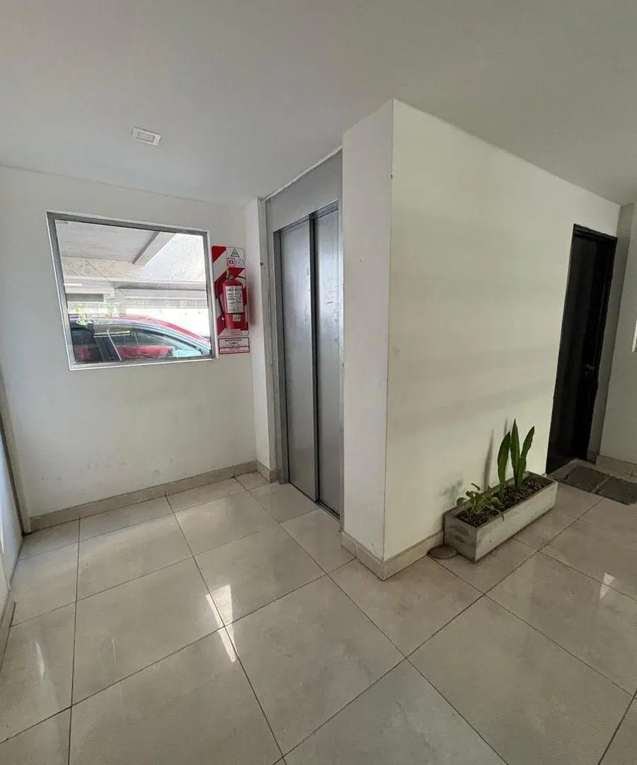 Departamento monoambiente con cochera cubierta en Alquiler y Venta 2