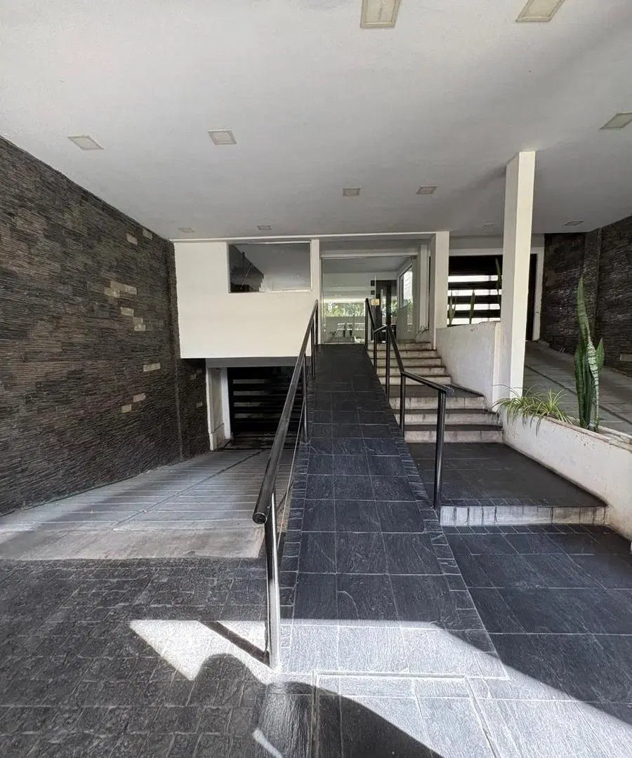 Departamento monoambiente con cochera cubierta en Alquiler y Venta 3