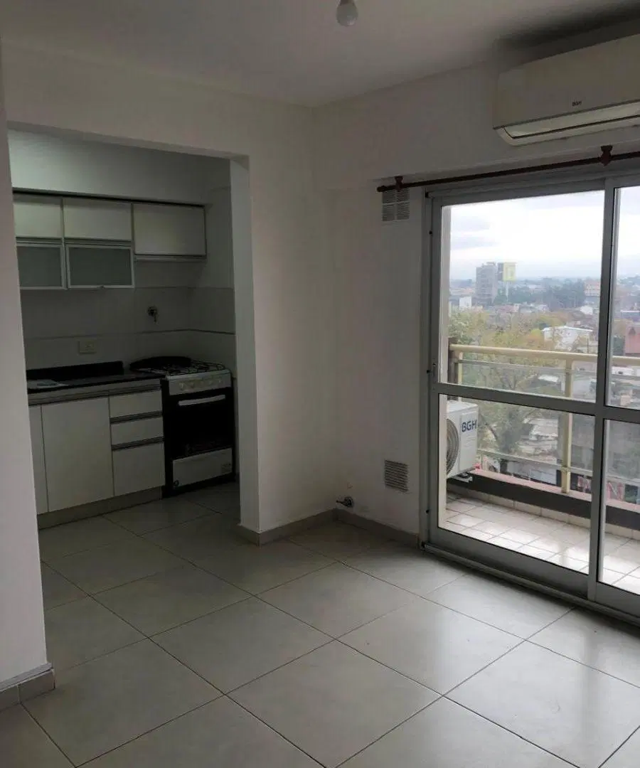 DEPARTAMENTO 2 AMB CON BALCON AL FRENTE SOBRE PARQUE LINEAL O METROBUS 5