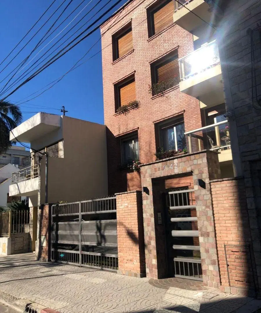 IMPECABLE SEMI PISO 3 AMB CON COCHERA/BAULERA 2