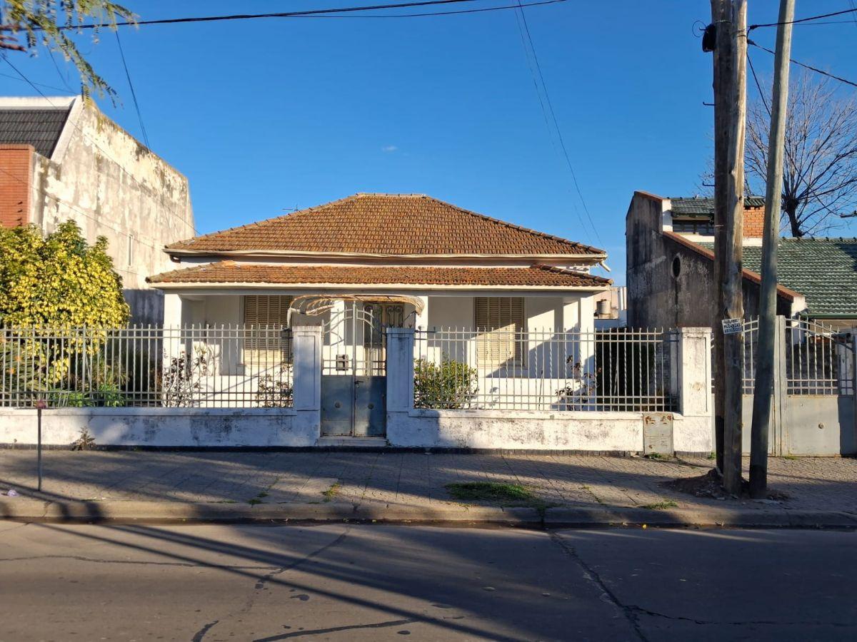 Foto de RAMOS MEJIA. UNICA CASA DE ESTILO VARIOS AMBIENTES, imagen 1