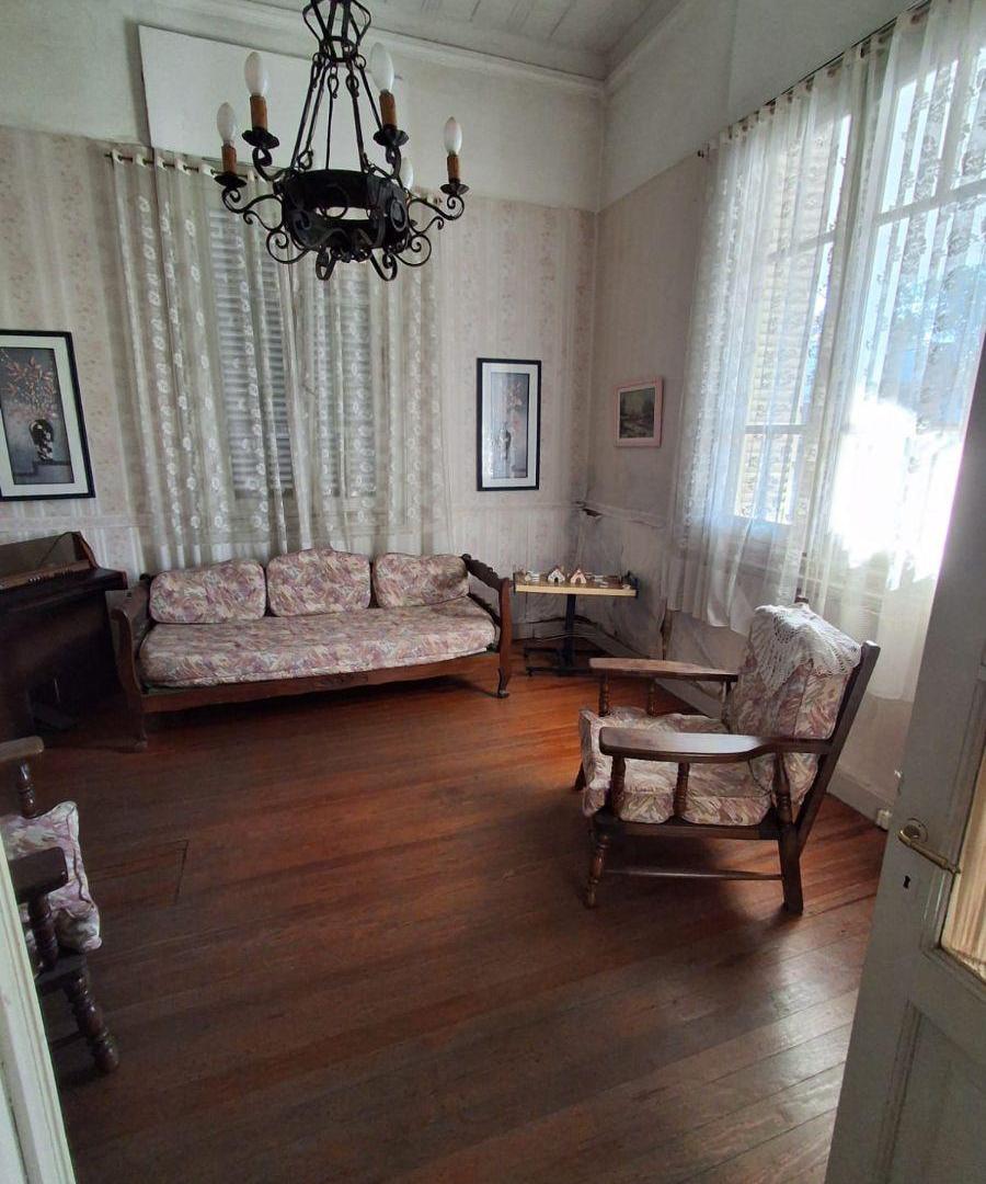 Foto de RAMOS MEJIA. UNICA CASA DE ESTILO VARIOS AMBIENTES, imagen 2
