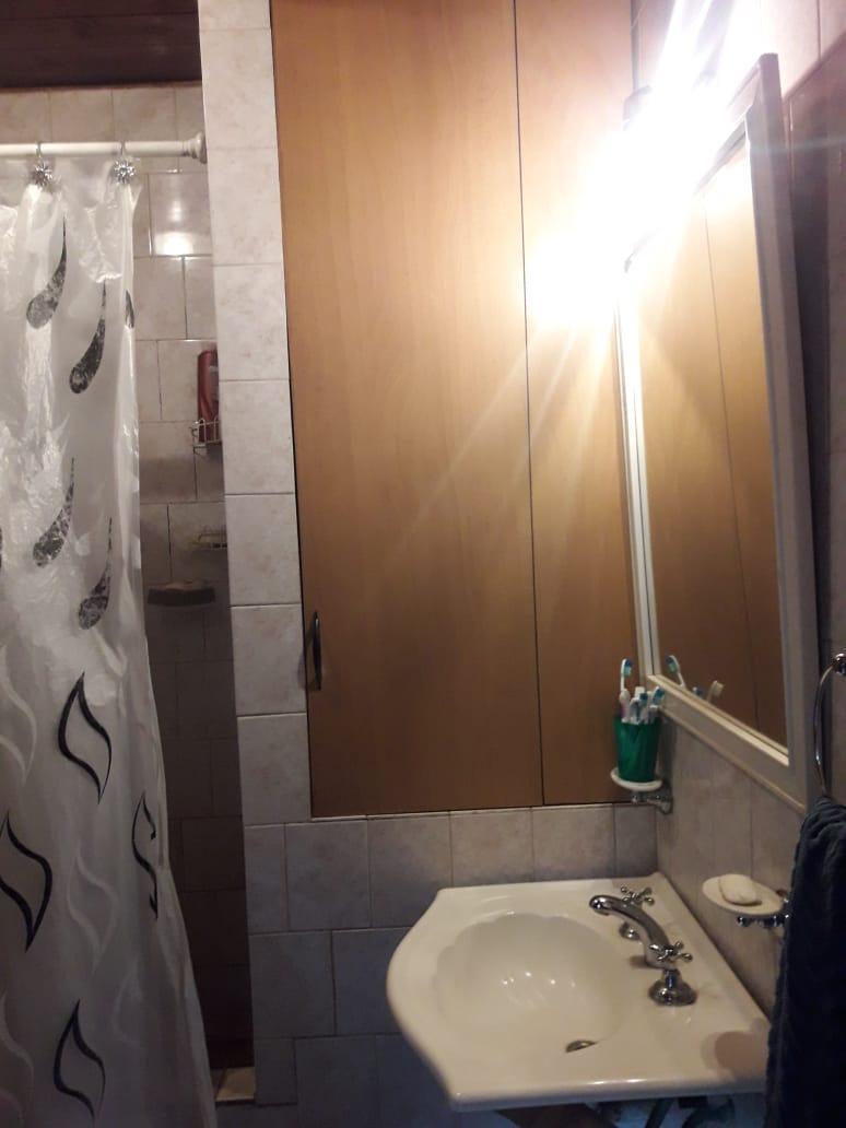 Foto de Casa de 6 amb. NUEVO PRECIO. Lote 8,66x23 con cochera para varios autos., imagen 2