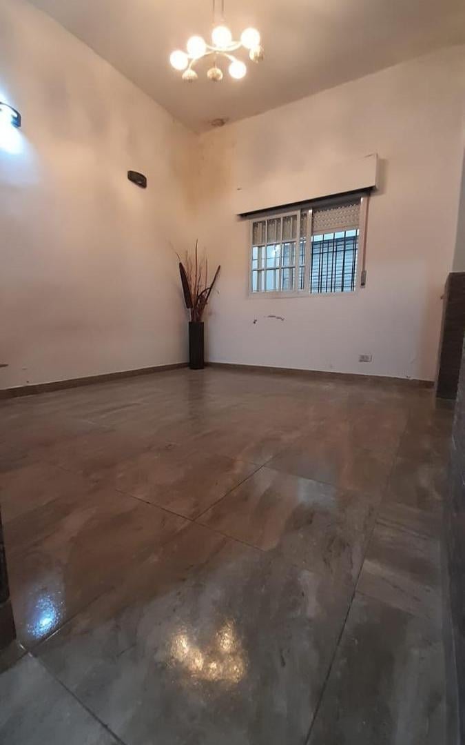 TIPO CASA 4 AMBIENTES CON TERRAZA QUINCHO Y PARRILLA