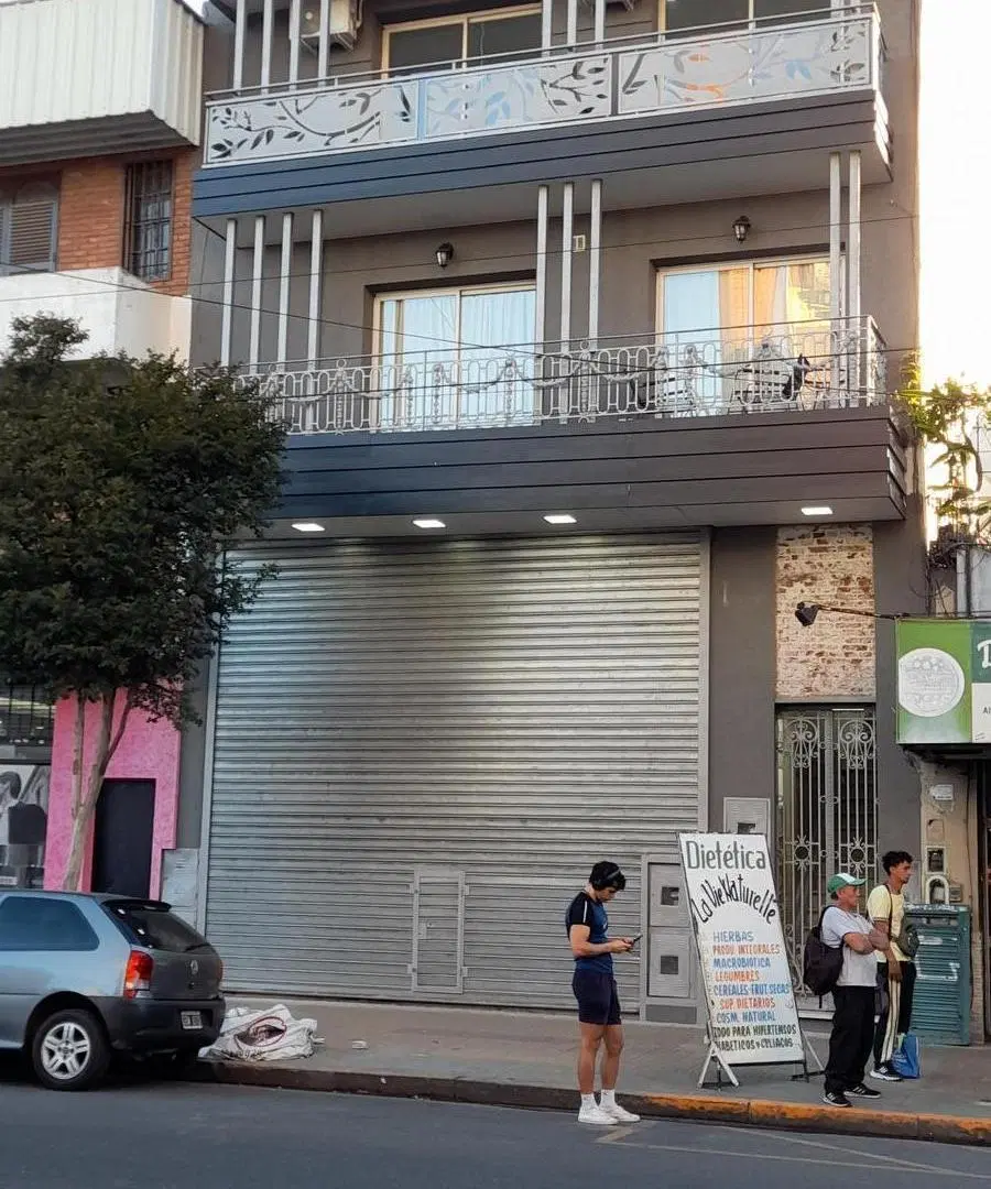DEPARTAMENTO 3 AMB AV. GALICIA AL 100. PIÑEIRO. AVELLANEDA. 50% mas CUOTAS. 1