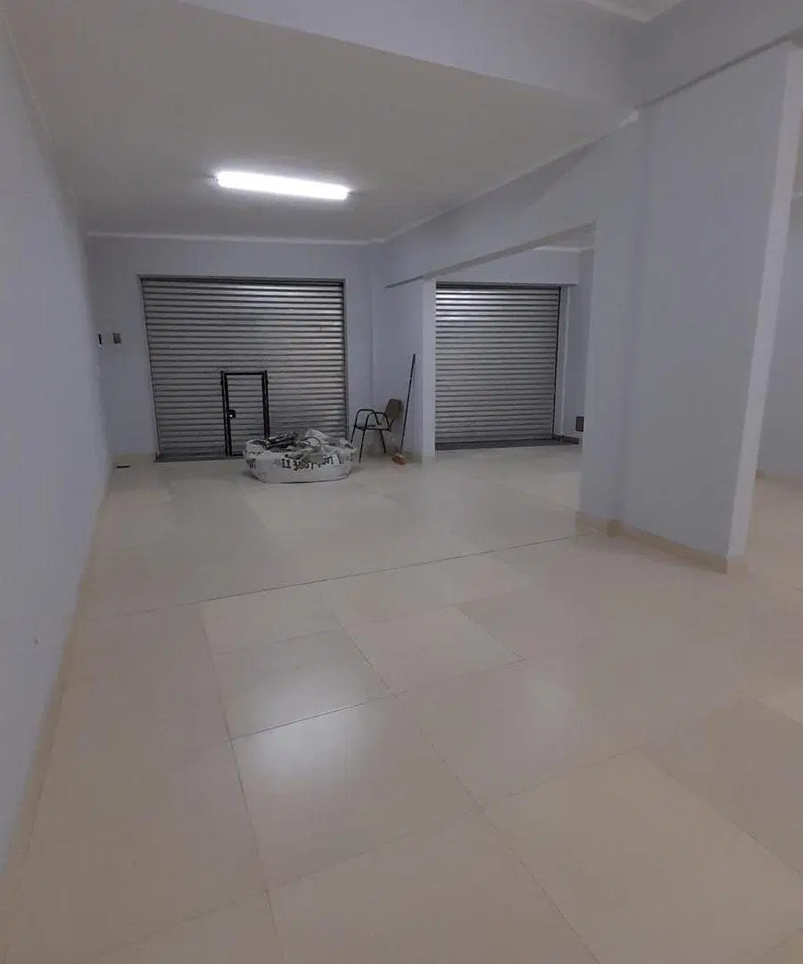 EXCELENTE LOCAL COMERCIAL CON DEPENDECIA 2