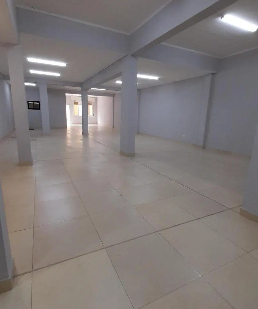 EXCELENTE LOCAL COMERCIAL CON DEPENDECIA 3