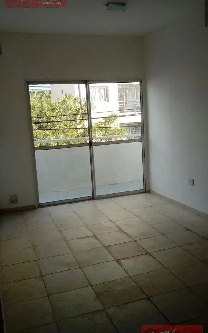 MONOAMBIENTE AL FRENTE CON BALCON 4