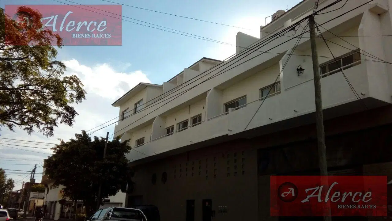 MONOAMBIENTE AL FRENTE CON BALCON 3