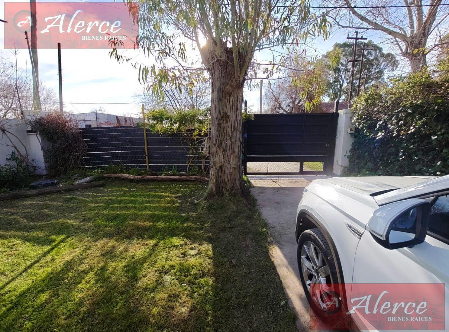 Foto de EXCELENTE CASA CON PILETA Y QUINCHO EN LOTE DE 10X40, imagen 5