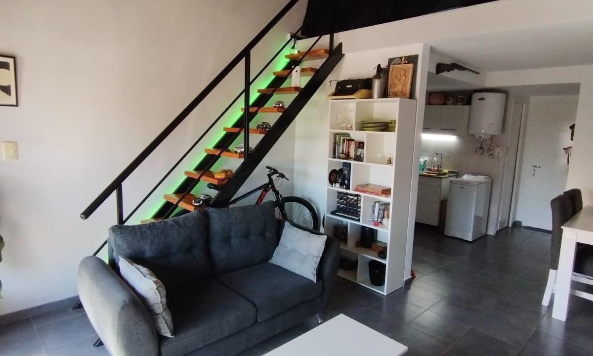 Foto de DEPARTAMENTO 2 AMB. TIPO DUPLEX CON 2 BAÑOS Y BALCON, imagen 4