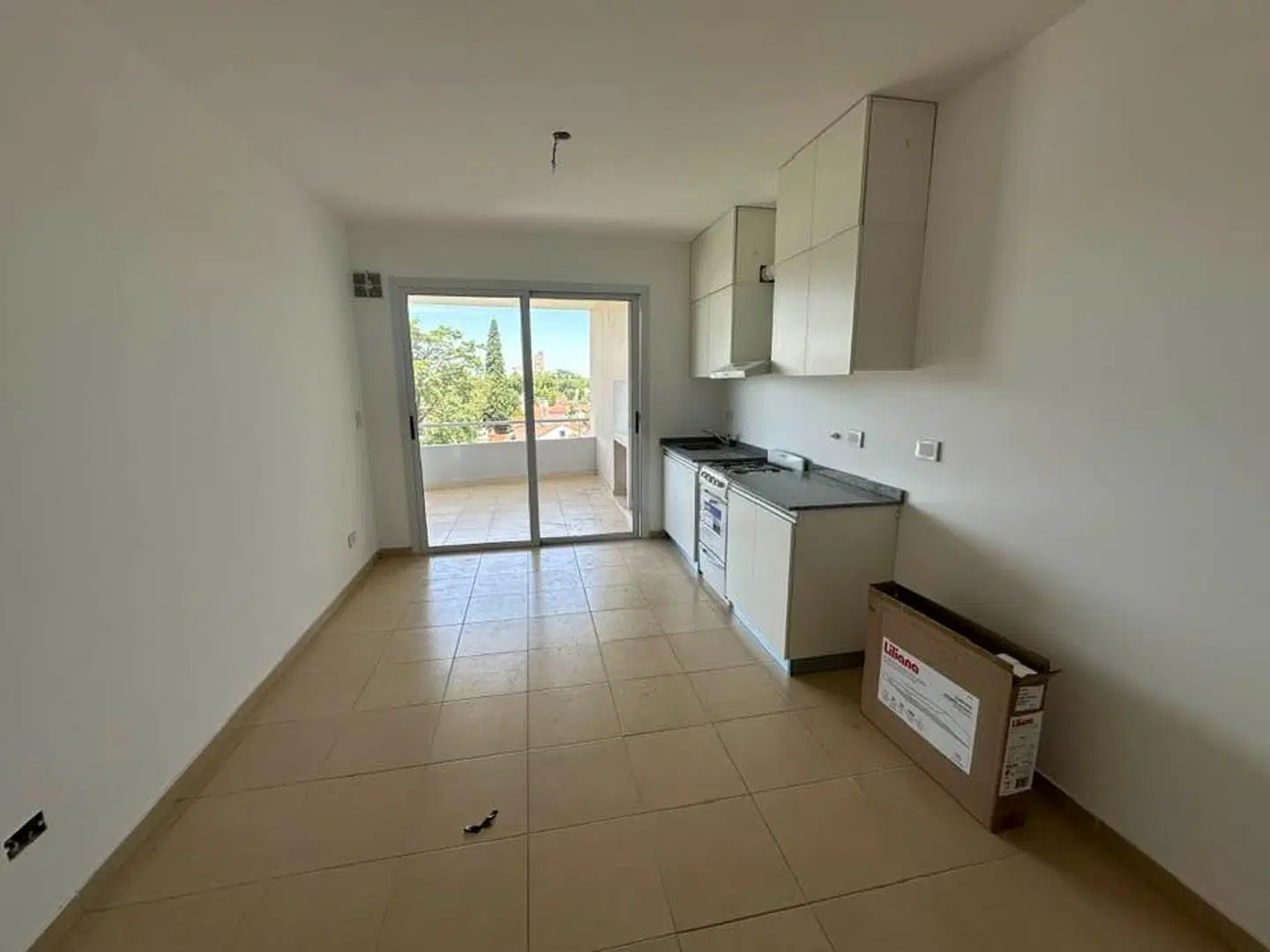 Departamento tres ambientes en alquiler con cochera 2