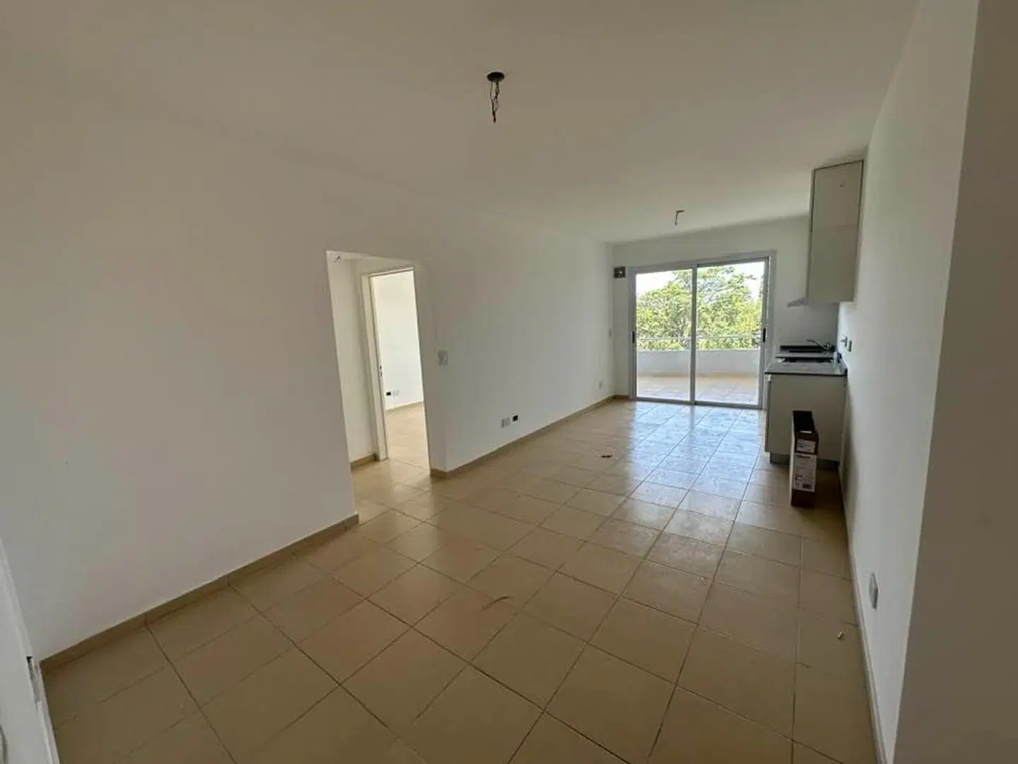 Departamento tres ambientes en alquiler con cochera 3