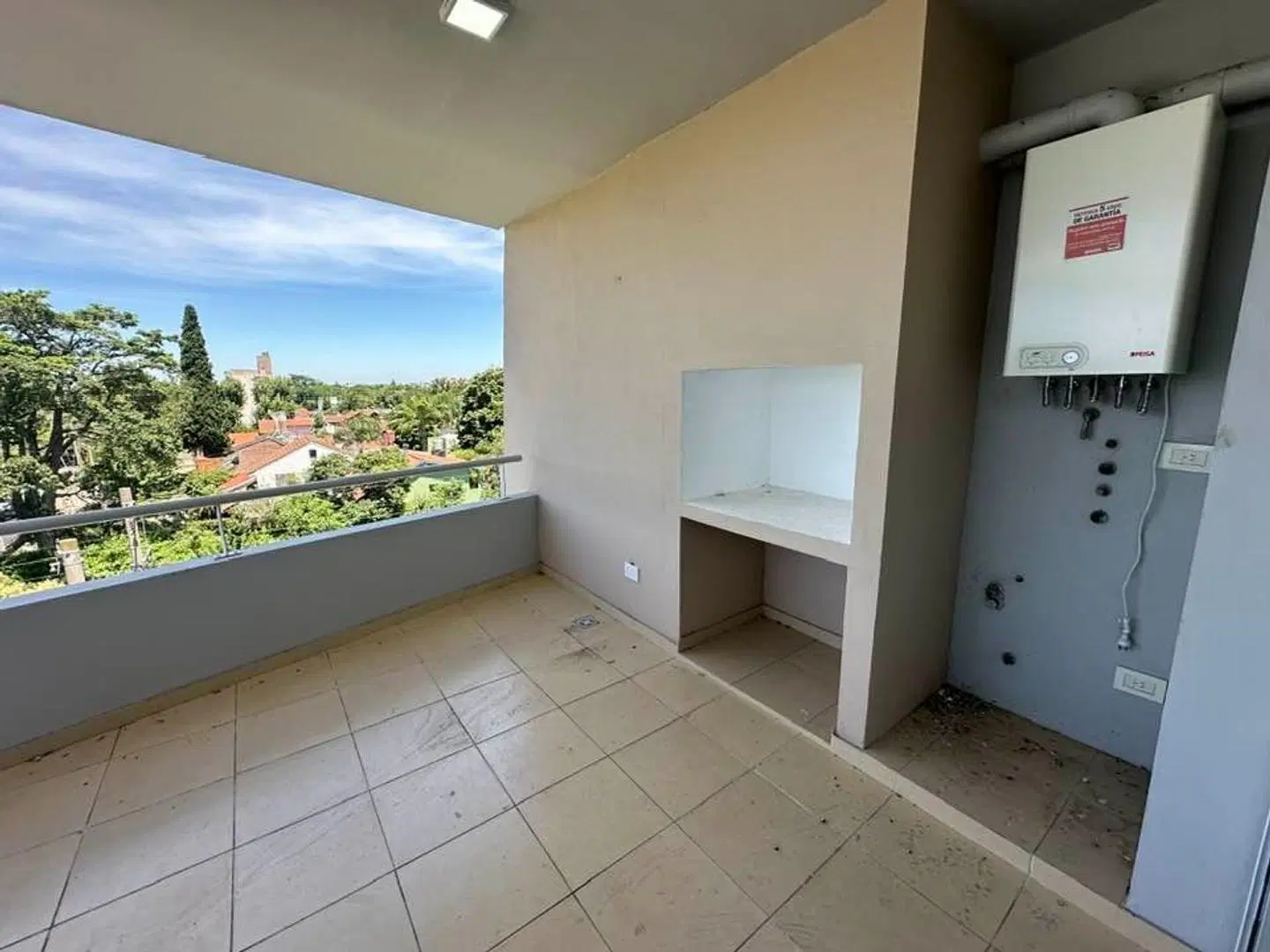 Departamento tres ambientes en alquiler con cochera 3