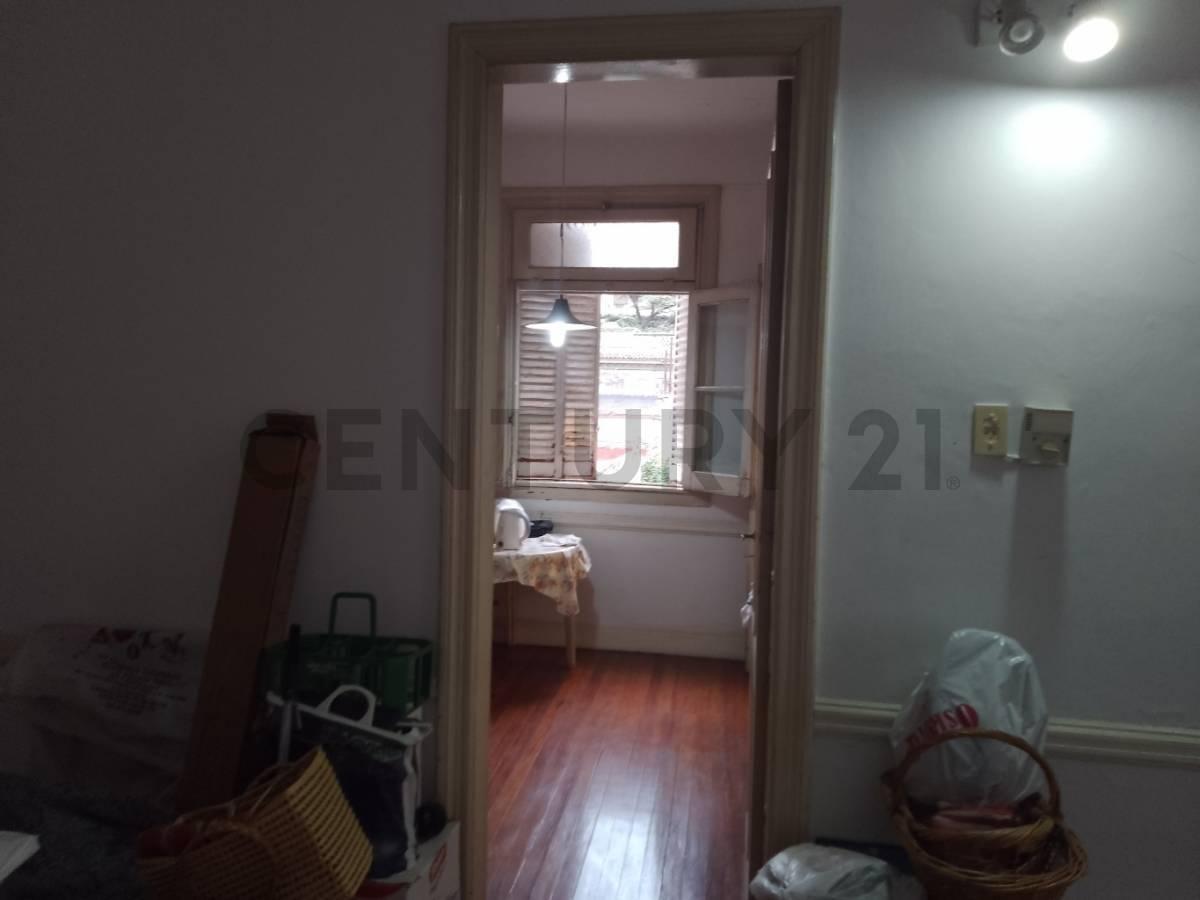 Amplió PH con Cochera y Patio. Se Analizan Deptos. 3 Amb. en 4