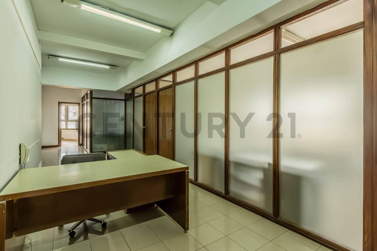 Venta Oficina 6 Ambientes Av Corrientes y Florida Barrio San Nicolás. 4