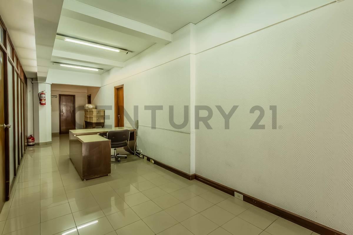 Venta Oficina 6 Ambientes Av Corrientes y Florida Barrio San Nicolás. 2