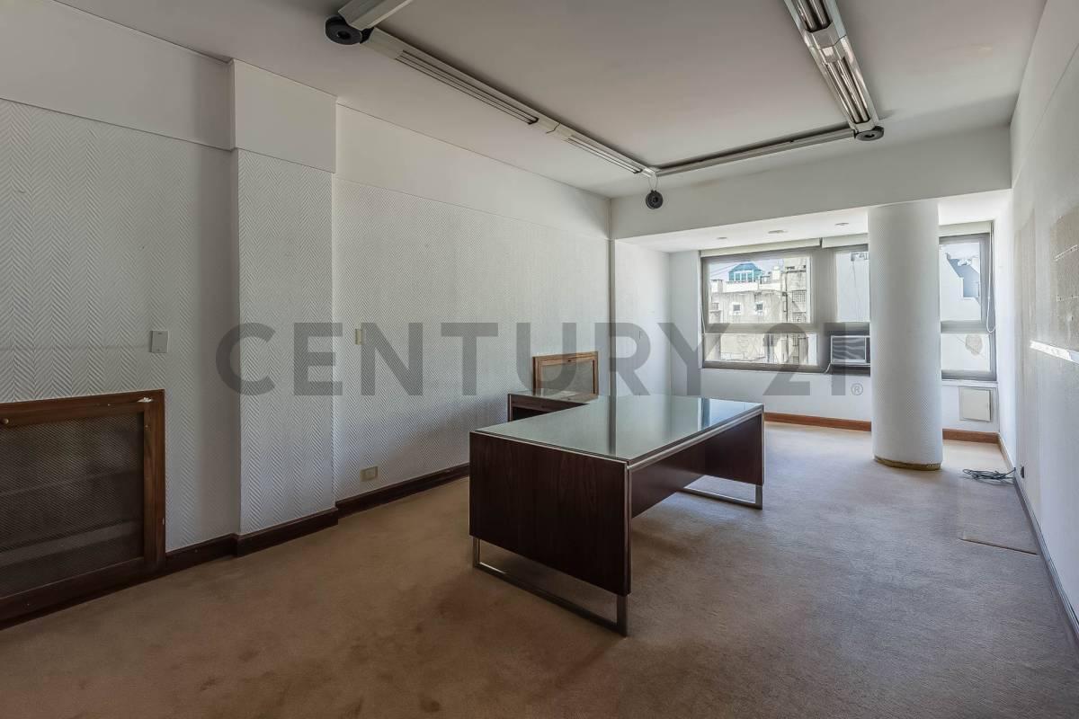 Venta Oficina 6 Ambientes Av Corrientes y Florida Barrio San Nicolás. 4