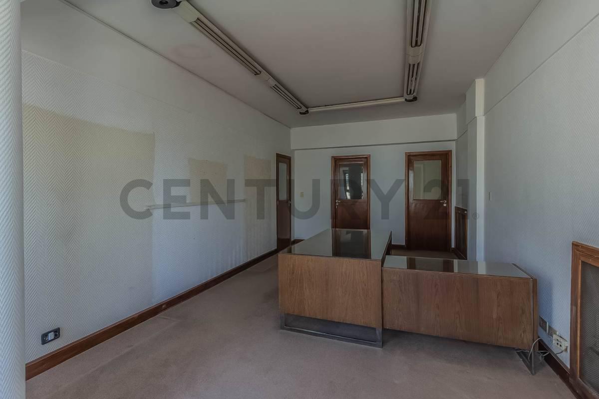 Venta Oficina 6 Ambientes Av Corrientes y Florida Barrio San Nicolás. 1