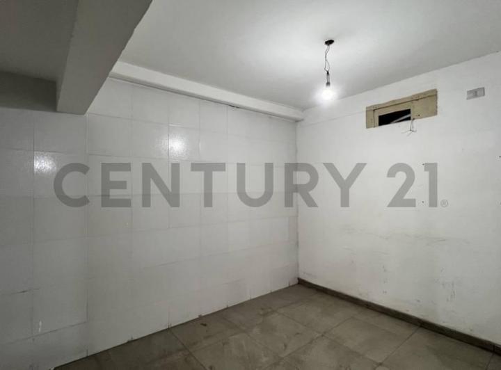 Venta Local comercial a la calle San Telmo 2