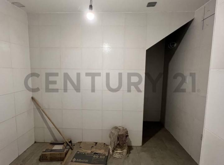 Venta Local comercial a la calle San Telmo 5